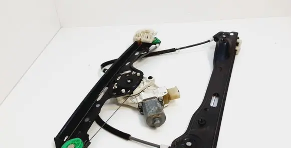 BMW 1 E81 E87 Front door window regulator with motor 7067796