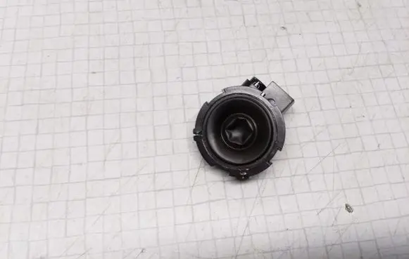 KIA Ceed Front door high frequency speaker