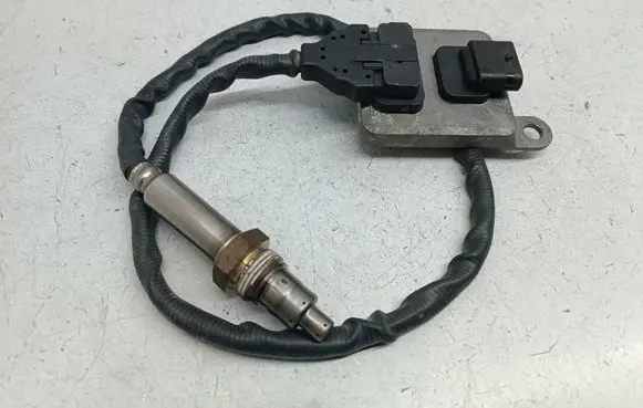 Mercedes-Benz C W205 Lambda probe sensor A0009053606 5WK96682F 0009053606