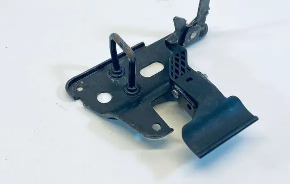 Audi A6 S6 C6 4F Engine bonnet/hood lock/latch loop/hook 4F0823480B
