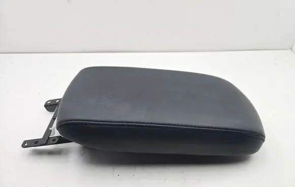 Toyota RAV 4 (XA40) Armrest 