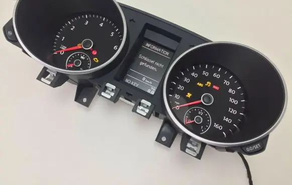 Volkswagen Golf VI Speedometer (instrument cluster) 5K0920972B