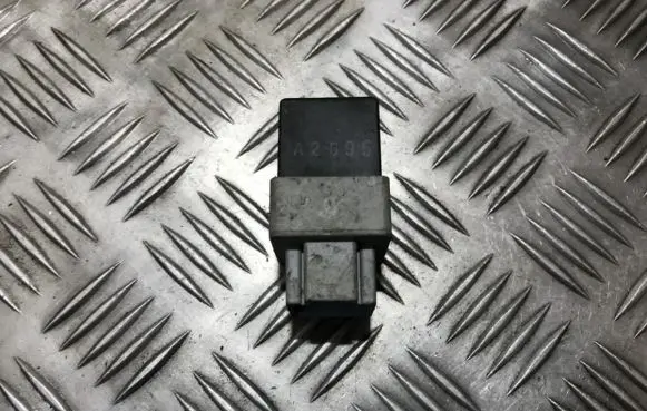 Mitsubishi Space Star Other relay mb953394