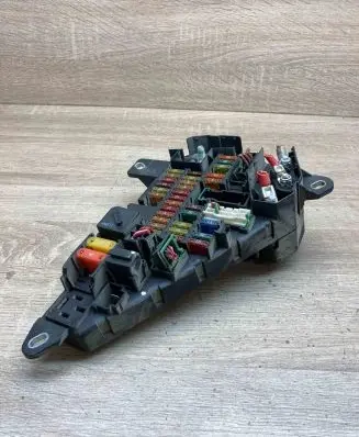 BMW 5 E60 E61 Fuse module 6906588 690658807