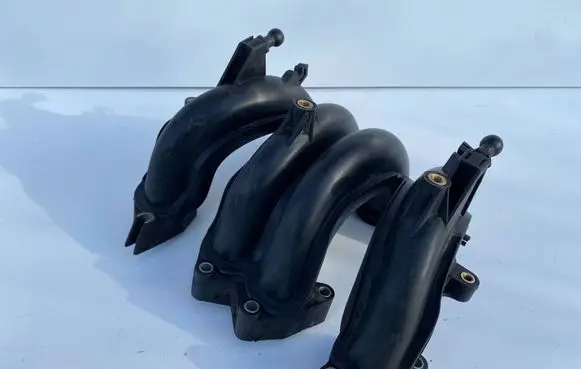 Volkswagen Golf IV Intake manifold