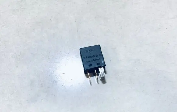 Mitsubishi Colt Other relay mb953382 050332a