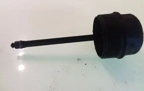 Volkswagen Golf IV Oil filter cover 038115433 8733552