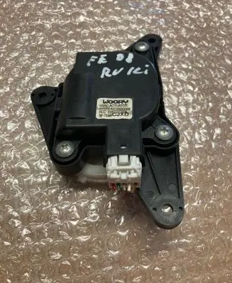 Hyundai Santa Fe Air flap motor/actuator AC19600000