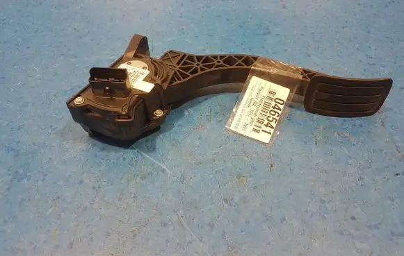 Peugeot 308 Accelerator pedal position sensor 86ET34