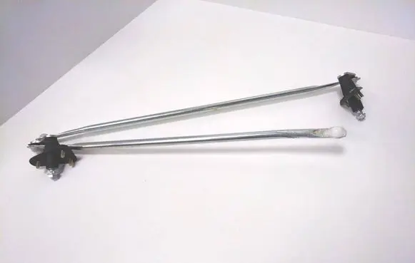 Mitsubishi Lancer Front wiper linkage MB821114