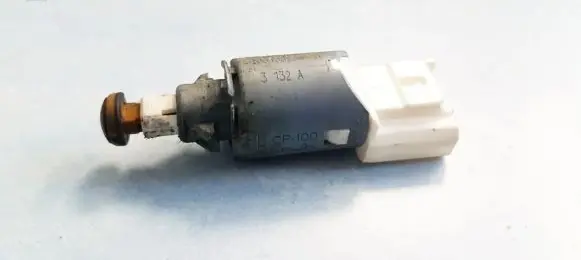 Renault Scenic II - Grand scenic II Brake pedal sensor switch 047