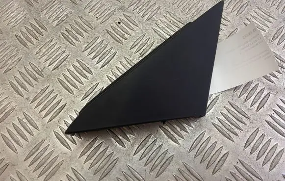 Front door glass trim molding