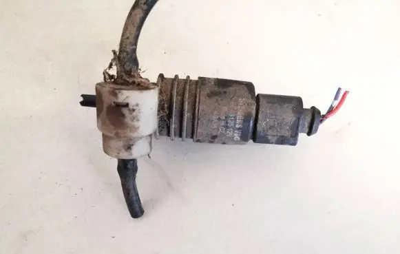 Mitsubishi Outlander Windscreen/windshield washer pump 3043125