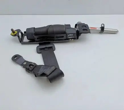Volvo V50 Front seatbelt 6841783
