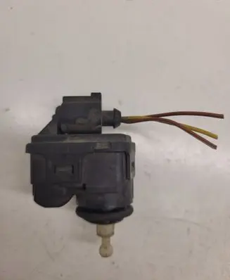 Skoda Octavia Mk1 (1U) Headlight level adjustment motor 1U0941295