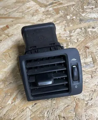 Volvo V50 Dashboard side air vent grill/cover trim 01071090 L8788869