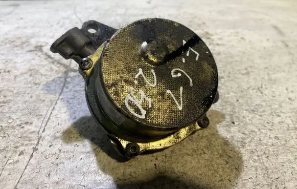 BMW 5 E60 E61 Vacuum pump