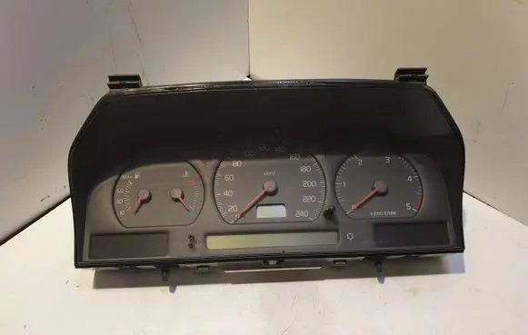 Volvo S70 V70 V70 XC Speedometer (instrument cluster) 9472523 69294240T