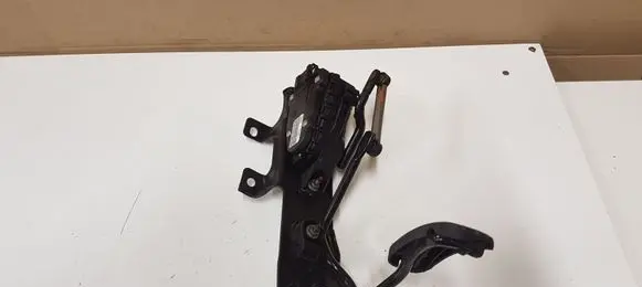 Opel Vivaro Accelerator throttle pedal 6PV00811915 8200008477