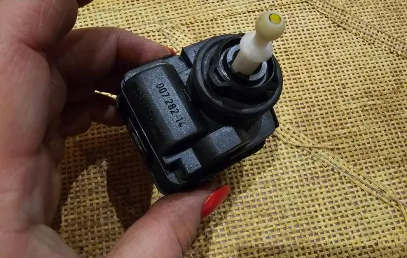 Audi A6 S6 C5 4B Headlight level adjustment motor 4B0941295