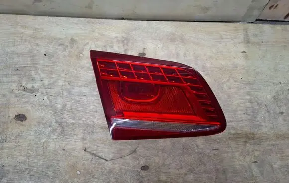 Volkswagen PASSAT B7 Tailgate rear/tail lights 179551L