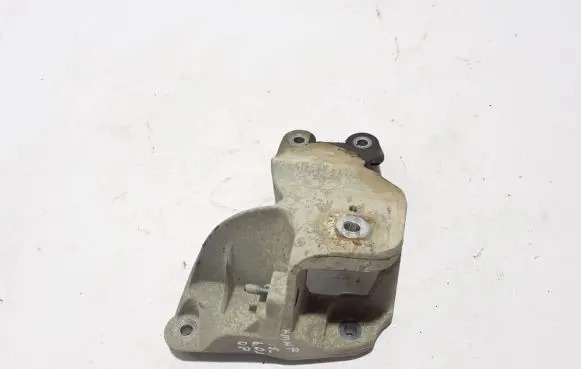 Volkswagen Amarok Engine mounting bracket 2H6199308A