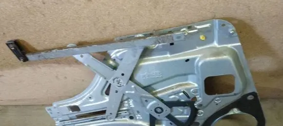 KIA Sportage Front window lifting mechanism without motor