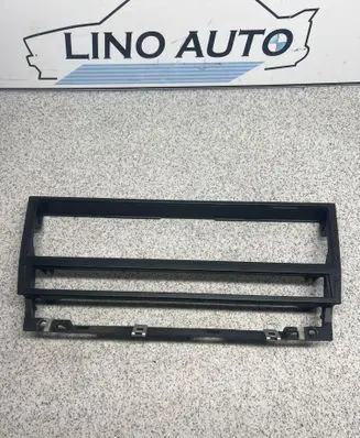 BMW 5 E39 Radio/GPS head unit trim 8247302