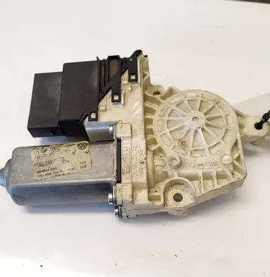 Volkswagen PASSAT B6 Rear door window regulator motor 1K0959704P