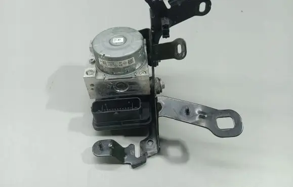 Renault Megane IV ABS Pump 476604349R