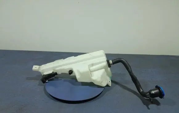 Volvo XC60 Windshield washer fluid reservoir/tank 32328330