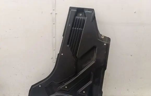 Rear underbody cover/under tray