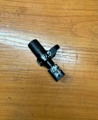 BMW 5 F10 F11 Camshaft position sensor 7803093