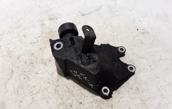 BMW 5 G30 G31 Engine mounting bracket 6864593