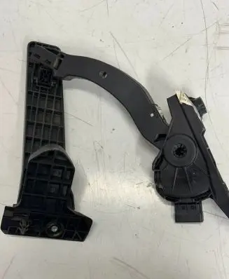 KIA Ceed Accelerator throttle pedal 32700A6100