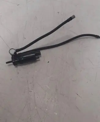 Land Rover Range Rover Sport L494 Windscreen/windshield washer pump 1042518001