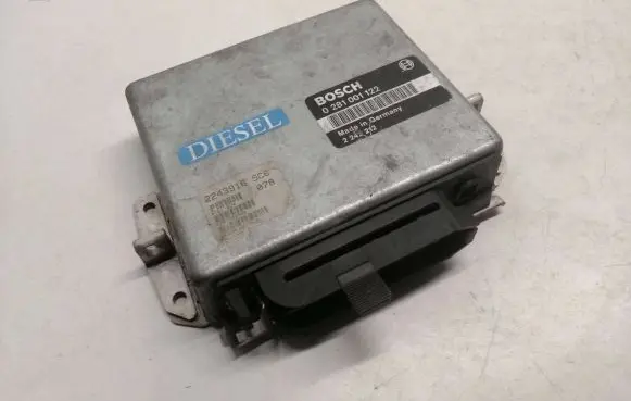 BMW 5 E34 Engine control unit/module 0281001122 224212