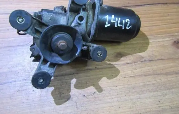 Mazda 323 F Wiper motor