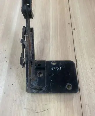 Renault Master III Sliding door lower roller guide/hinge 8200660913
