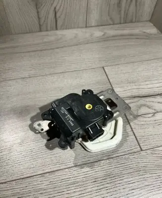 Honda Civic Air flap motor/actuator 0637008340