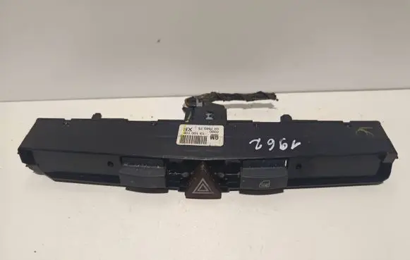 Opel Zafira B Hazard light switch 03758075 13100105 0320