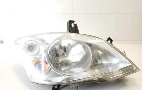 Mercedes-Benz Vito Viano W639 Headlight/headlamp 1EG009627