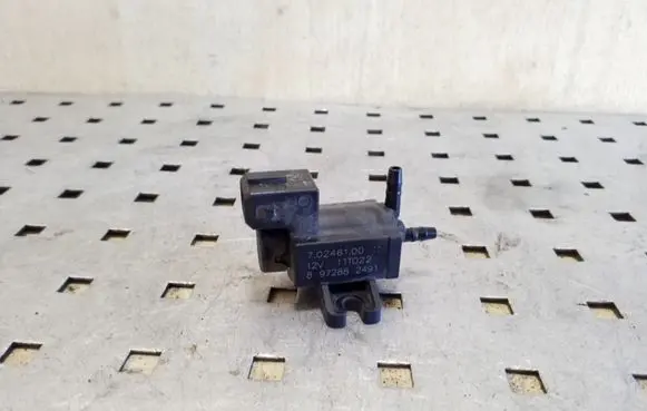 Opel Zafira B Vacuum valve 70246100 8972882491