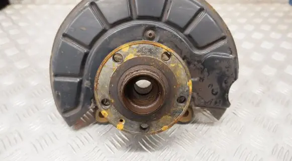 Volkswagen Tiguan Front wheel hub