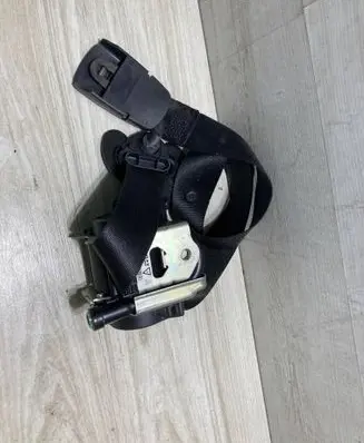 BMW X1 F48 F49 Front seatbelt 635267300B