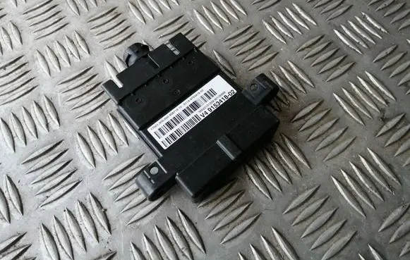 BMW 5 F10 F11 Current control relay 9153418 90106866
