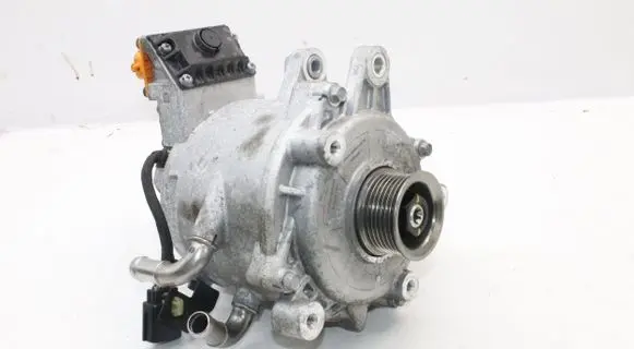 KIA Sportage Generator/alternator 373902M900