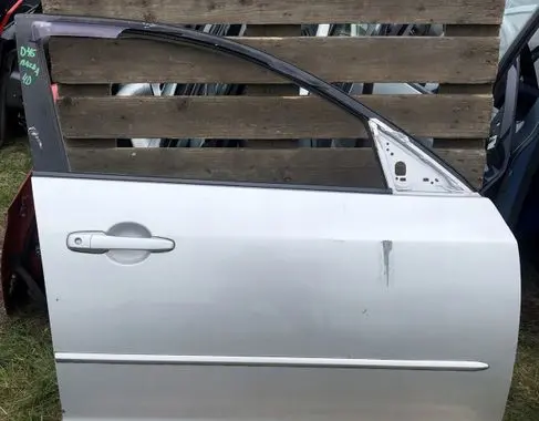 Mazda 3 I Rear door