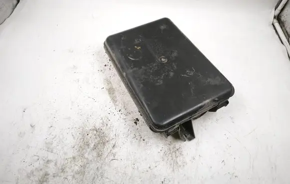 Audi A4 S4 B5 8D Engine control unit box 8D0927613