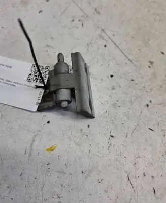 Volvo V70 Front door upper hinge 1234